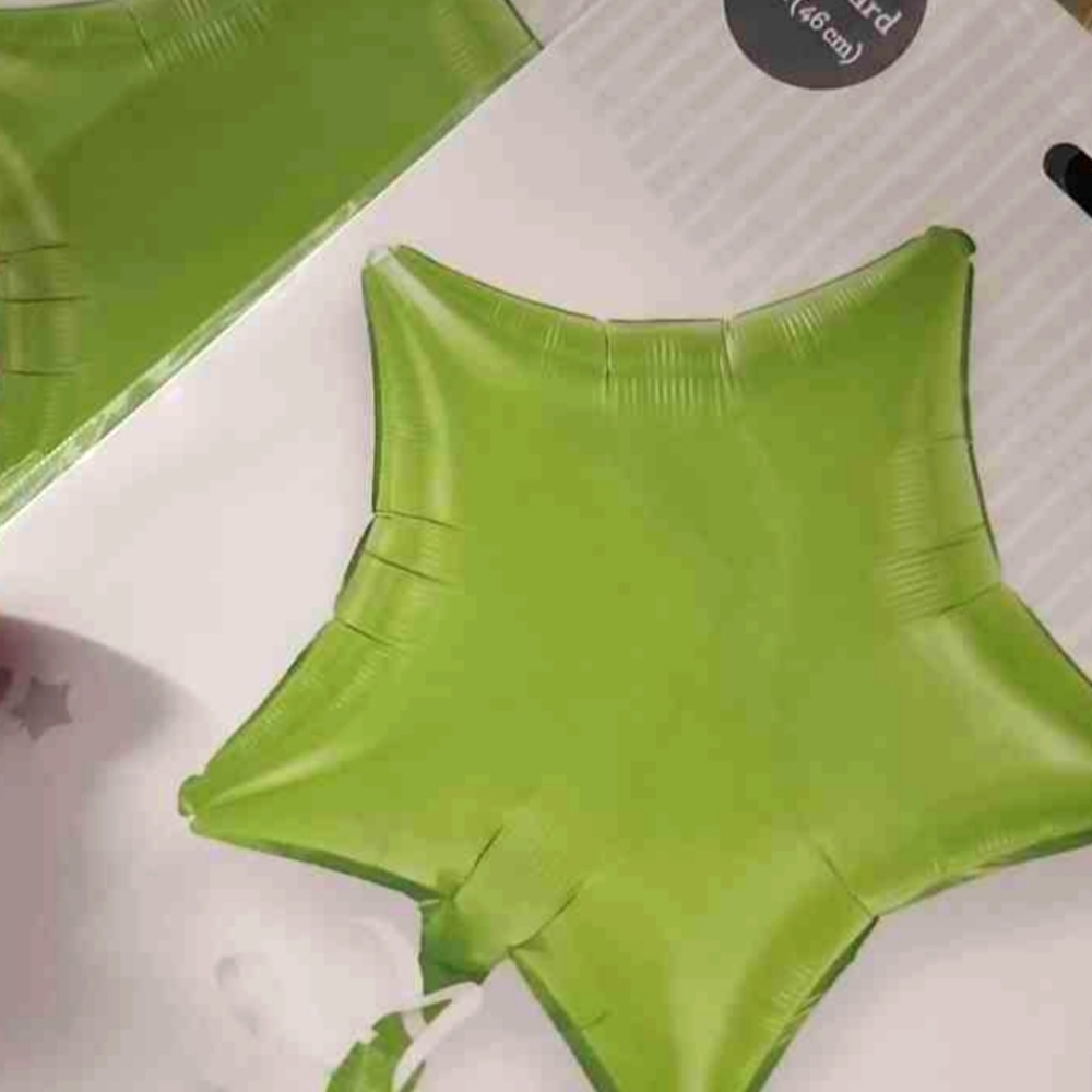 Brava Green Star-Shaped Balloon